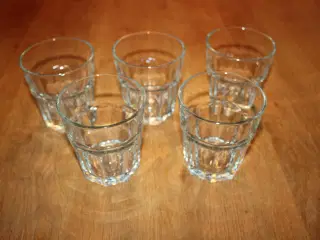 5 ubrugte glas