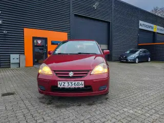 Suzuki Liana 