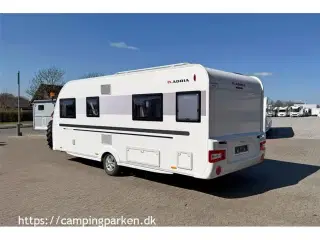 2017 - Adria Adora 572 UT   Populær Adria med enkeltsenge og stort toiletrum i bagenden
