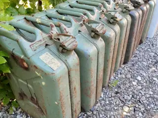 Benzindunke sælges. 7.stk.