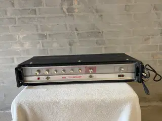Velholdt vintage 100 w basforstærker