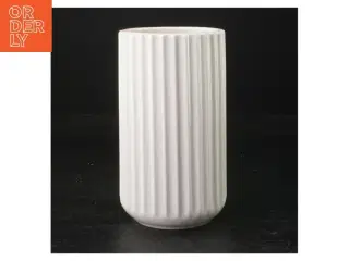 Lyngby Porcelæn vase fra Lyngby (str. 15 cm. 8 cm i diameter)