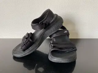 Skechers Max Cushioning Elite 