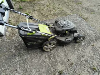 Grouv plæneklipper med fremtræk 