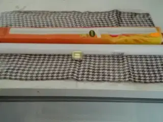 Det er en form for lys stofrør men den sætter i i 