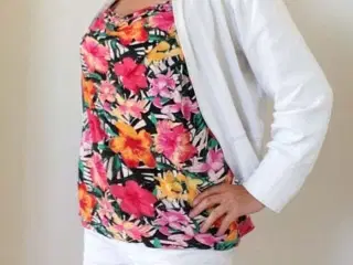 Top med hawaiiblomster