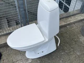 Ifø Cera toilet med sæde