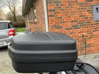 Givi topboks lav model sælges  