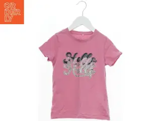 Lyserød T-shirt med tekst fra Name It (str. 122)