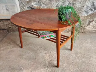 Fint lille teaktræs sofabord med udtræk 