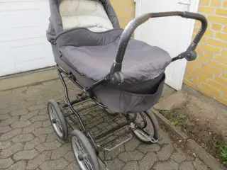 1 stk Odder Barnevogn med udstyr
