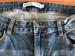 Freja jeans str 42