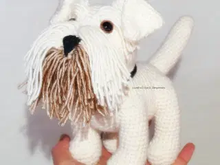 Hæklet dværgschnauzer, 18x22 cm