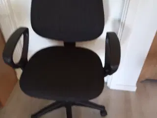 Kontorstol med armlæn