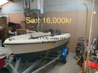 Båd+motor og nyer treiler 