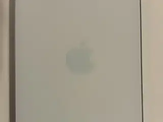 Flot iPhone 15 blå uden ridser