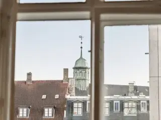 Moderne kontorer på historiske Hauser Plads