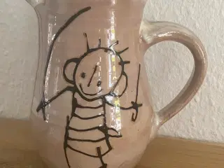 * Sød vase/kande - dekoreret med en børnetegning