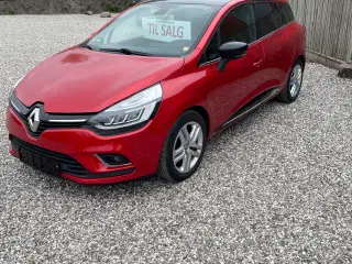 Fin Clio med panorama tag