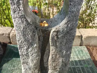 Granit vandsten med pumpe og Led lys