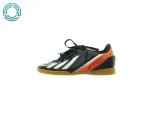 Fodboldstøvler til indendørs brug fra adidas (str. 33)