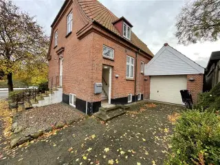 Stor villa - m. have, Viborg