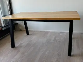 Dining table (Jysk 160 cm and extendable)