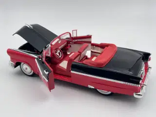 1956 Ford Fairlane Sunliner 1:18  