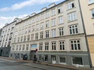 Parkeringsplads nr. 1 til leje på Vesterbro på Gasværksvej 15.