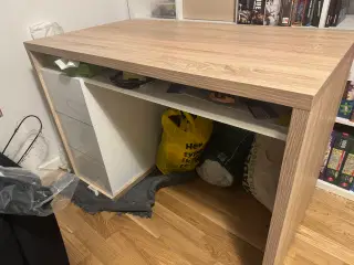Skrivebord fra Jysk