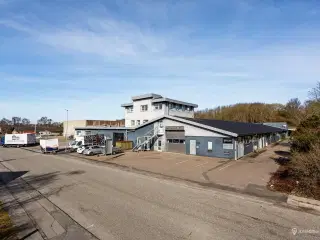 Lyst kontor i større erhvervspark