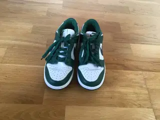 Nike Dunk Low sko str: 38,5 sælges.