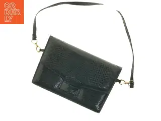 Sort slangeskindstaske/clutch (str. 25 x 16,5 cm)