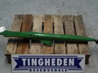 John Deere 4040 R.H. Liftarm AR80666