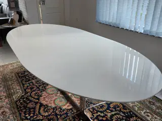 Spisebord med 2 plader, tv bord og skænke 