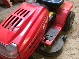 Plænetraktor 