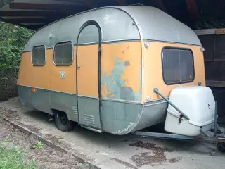 Retro campingvogn i aluminium.