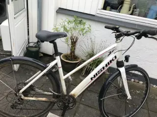 Dame el-cykel