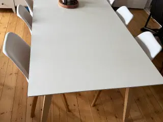 Spisebordssæt med 6 stole 