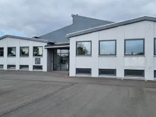 Kontor med mulighed for lager