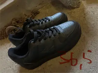 Masse blandet kvalitets sko