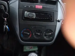 Fiat Grande punto 2006 M/ syn og plader 