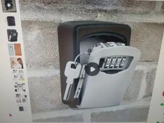 4 kantet nøgleboks med kode for væg montering