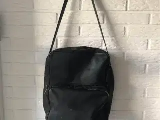 Skuldertasker i skind