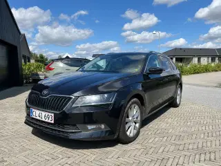 Skoda Superb 2,0 TDi 150 Style Combi DSG
