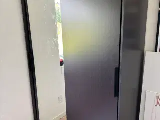 Garderobe skab, med skydelåge/spejl