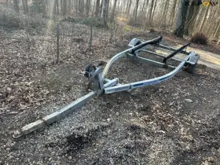 - - - Bådtrailer