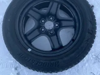4 stk Vinterdæk og fælge. Som nye. Kun 2 år gamle.