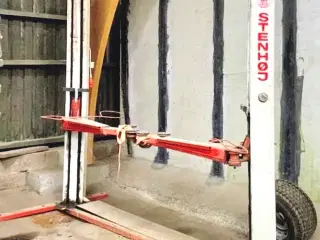 To søjler stenhøjs lift med bund-Ramme SKAL VÆK NU