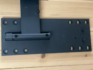 B&O sort vægbeslag
